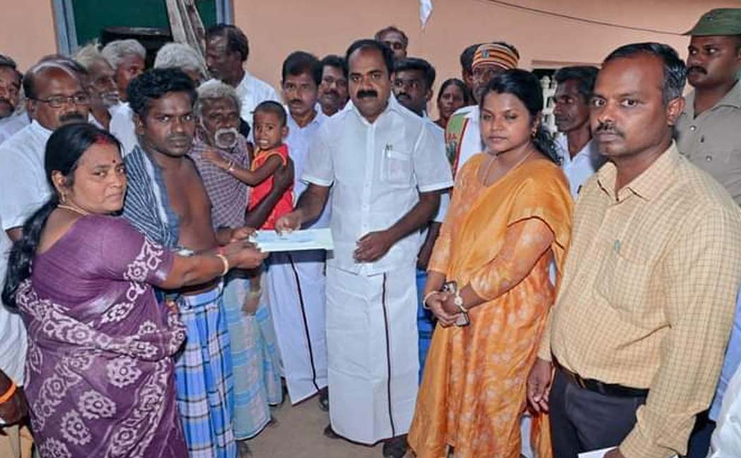 Minister comforts the family of the girl who passed away due to lightning