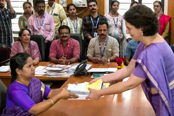 BJP made by allegation on congress Malligarjuna Karke was insulted at Priyanka Gandhi's nomination filing