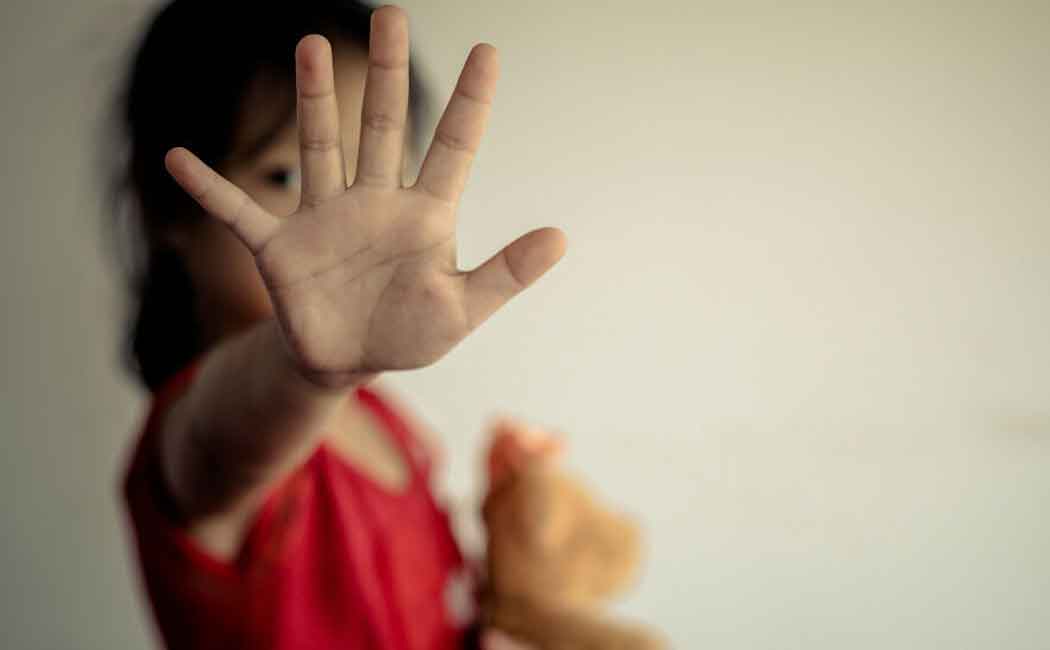 The daughter who left home because of her father's inappropriate behavior