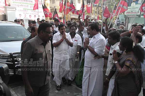 EPS consulting with AIADMK MLAs