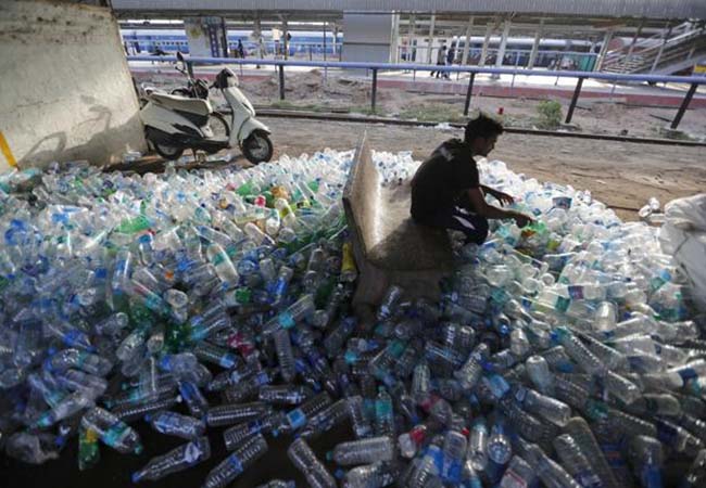 parliament secretary announced plastic did not used in parliament house