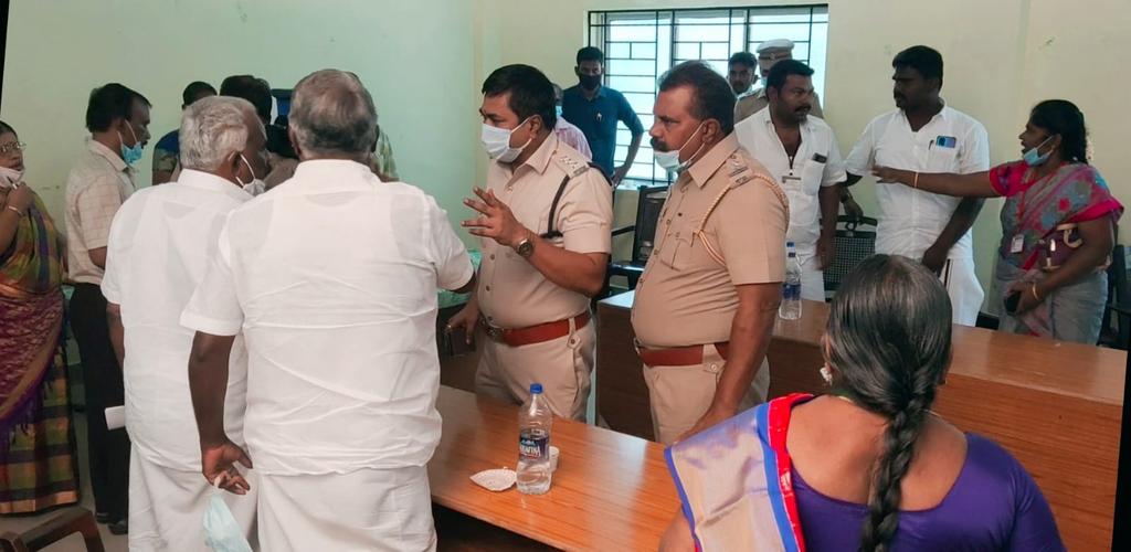 DMK captures the post of Nilakkottai union leader ...