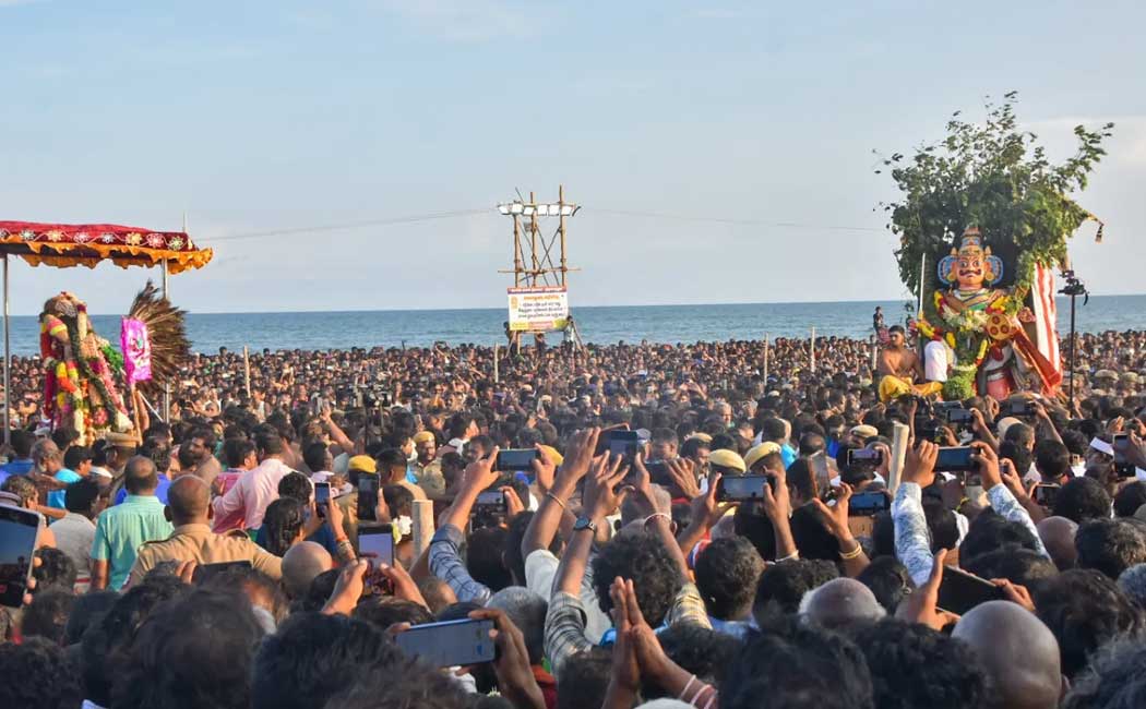 Vel Murugan incident Soorapadman who was carrying a sword at Tiruchendur