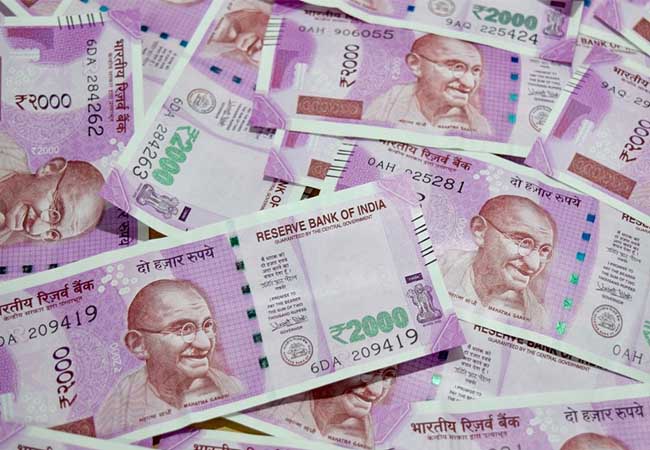 ALL OVER INDIA 42 PLACES INCOMETAX RAID HAWALA MONEY RS 3300 CRORES