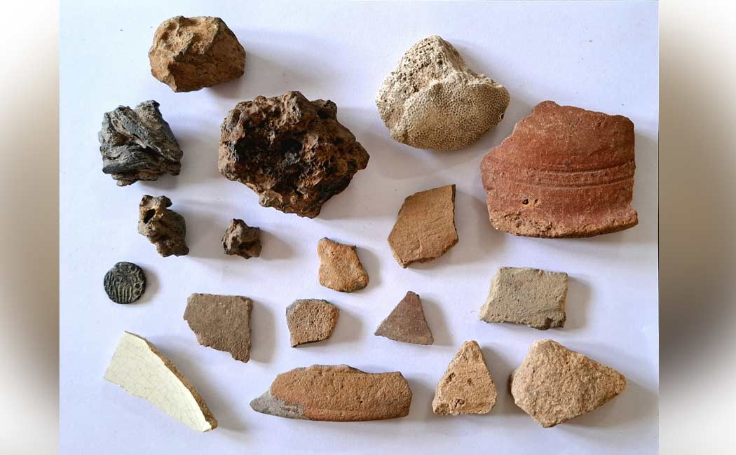 Rajarajacholan Eekhakasu found by the students while playing