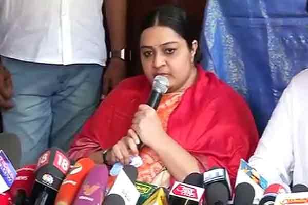 J.Deepa complaint my life is in danger by sasikala