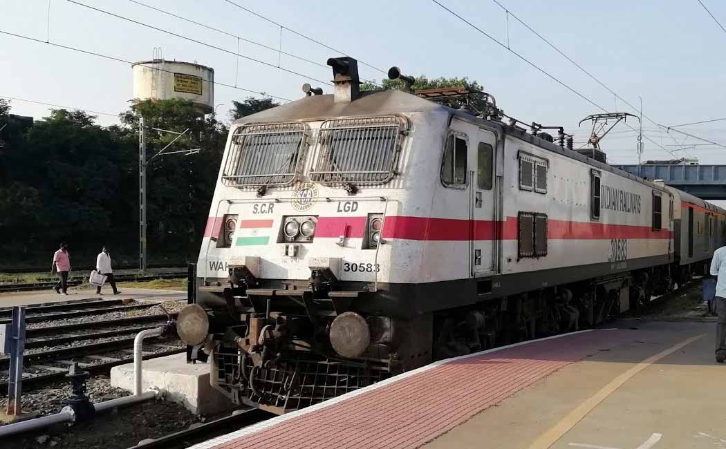 vaikai Express speed reduction Passengers strongly condemned