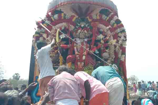 Bizarre temple festival to auction off children!