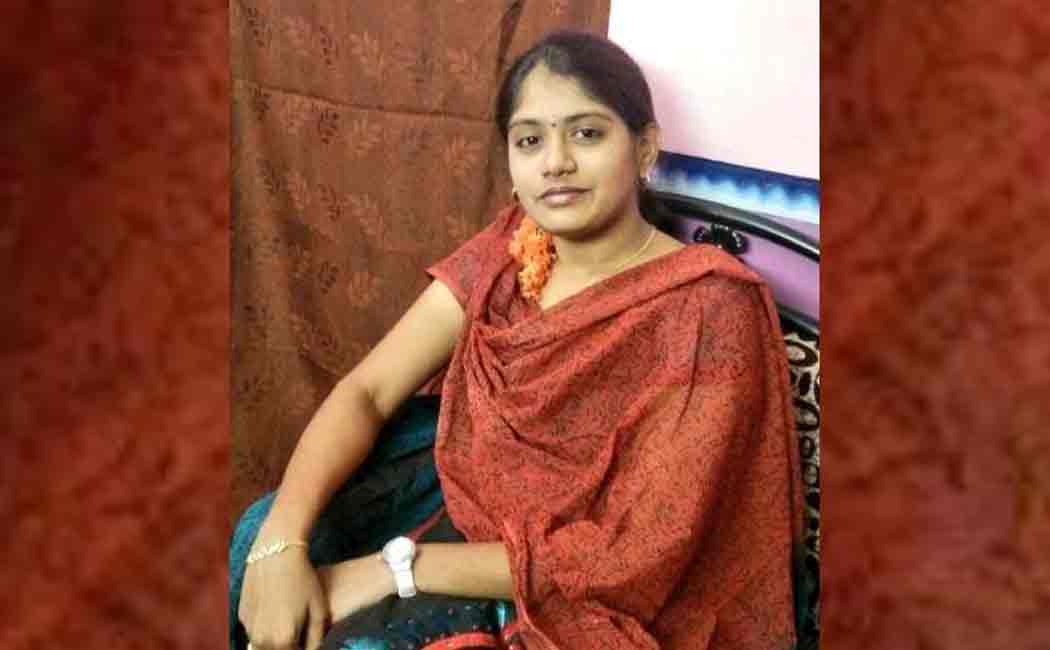 andhra doctor lost her life in goa during taking selfie