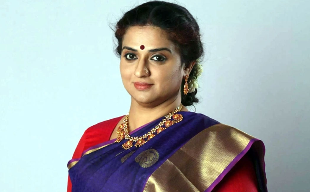 actress pavithra give case against youtube channels in Hyderabad cyber police
