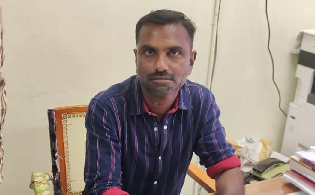 Assistant Director Minerals and Mines Department caught red-handed for taking bribe