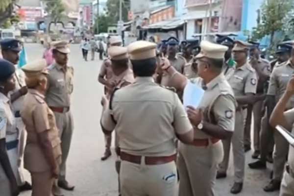 Denial of entry to devotees Police gathering around Tiruparangunram Hill