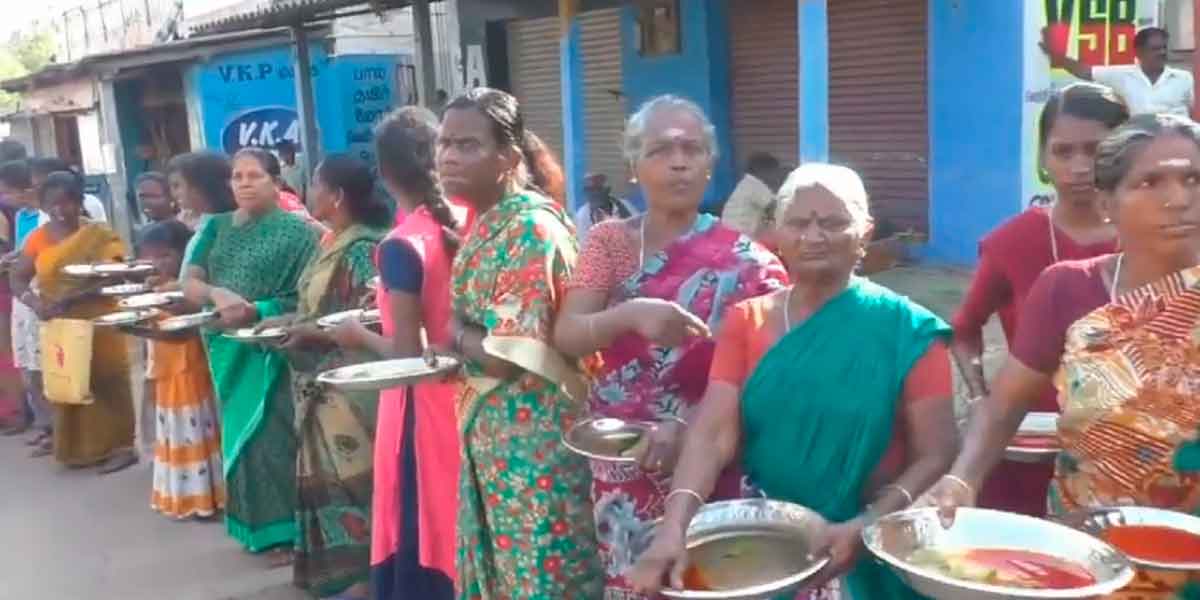 'Is it 50 rupees for waiting so long?'- Argument in AIADMK meeting