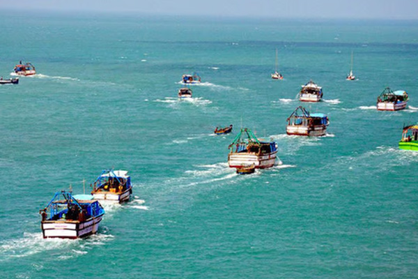 4 Tamil Nadu fishermen arrested!