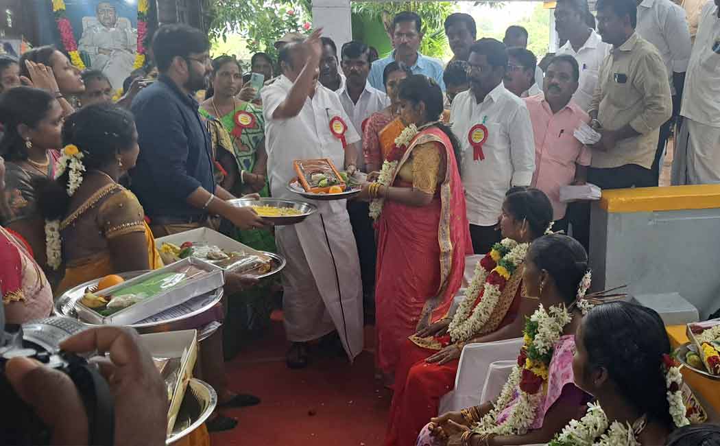 mrk panneerselvam participated in a community baby shower for 350 pregnant women