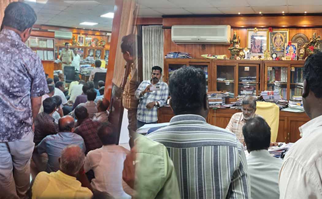 Annamalai University employees protest for 2nd day demanding salary
