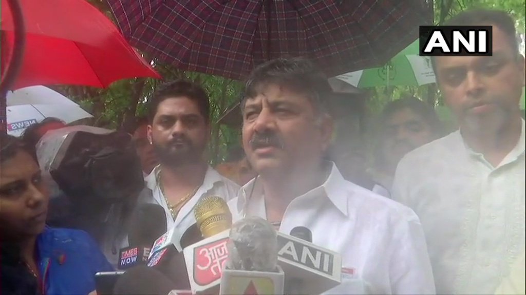 KARNATAKA CM HD KUMARASAMY GOVERNMENT LOSS OF MLAS, BJP FULL MAJORITY