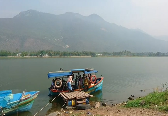 cauvery river flood salem district poolampatti lake boat service stop