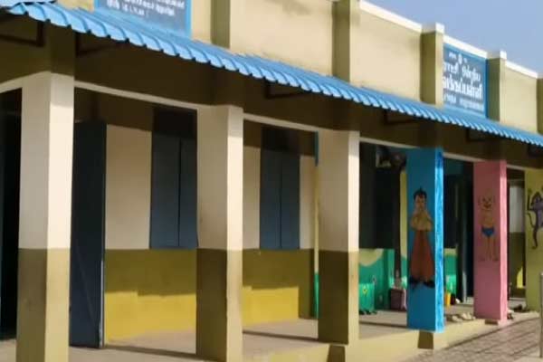 Tirupur dt Palladam near Kamanayakkanpalayam govt high school issue
