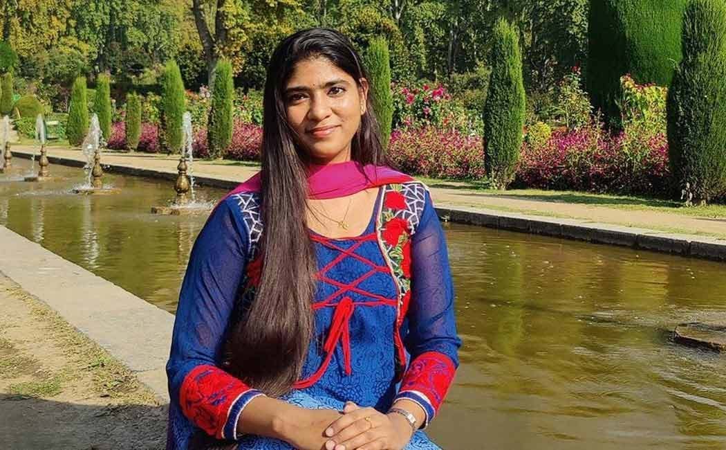Sisters from the same family succeed in civil service exam