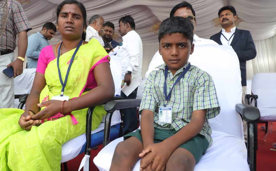 The chief minister fulfilled the boy's wish