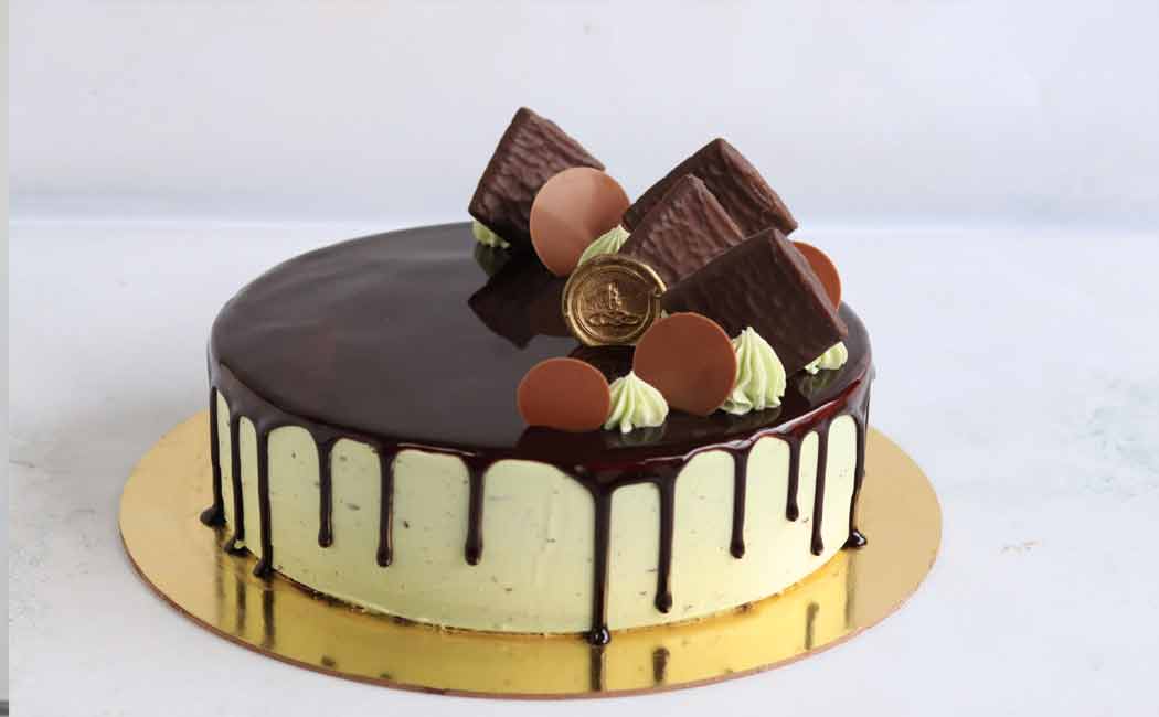 A cake cut on a birthday; A 5-year-old child became ill due to spoilage