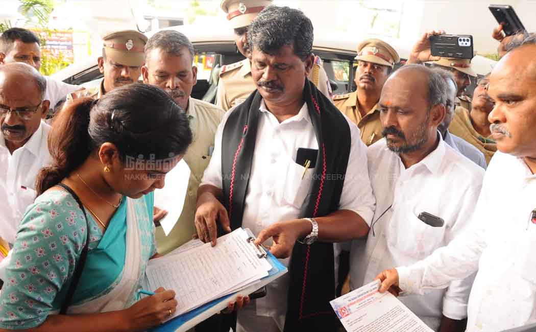 MDMK councilor who took the signature from the mayor