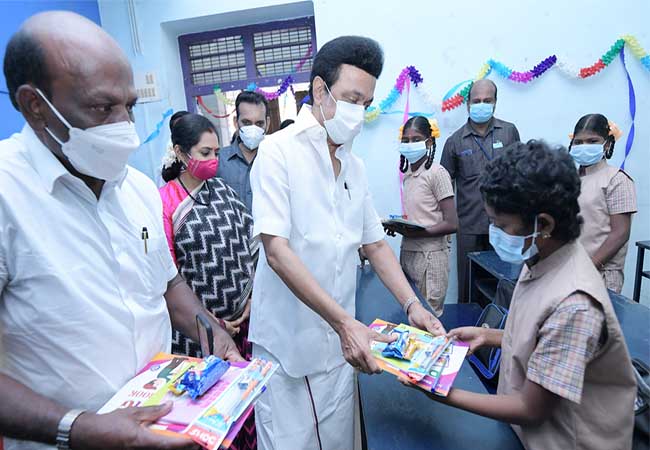 Tamil Nadu Chief Minister to welcome school students!