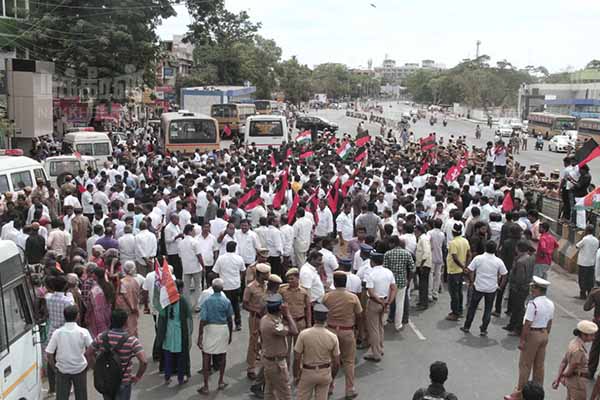 Mrs. Subramaniyan led by DMK leader road strike
