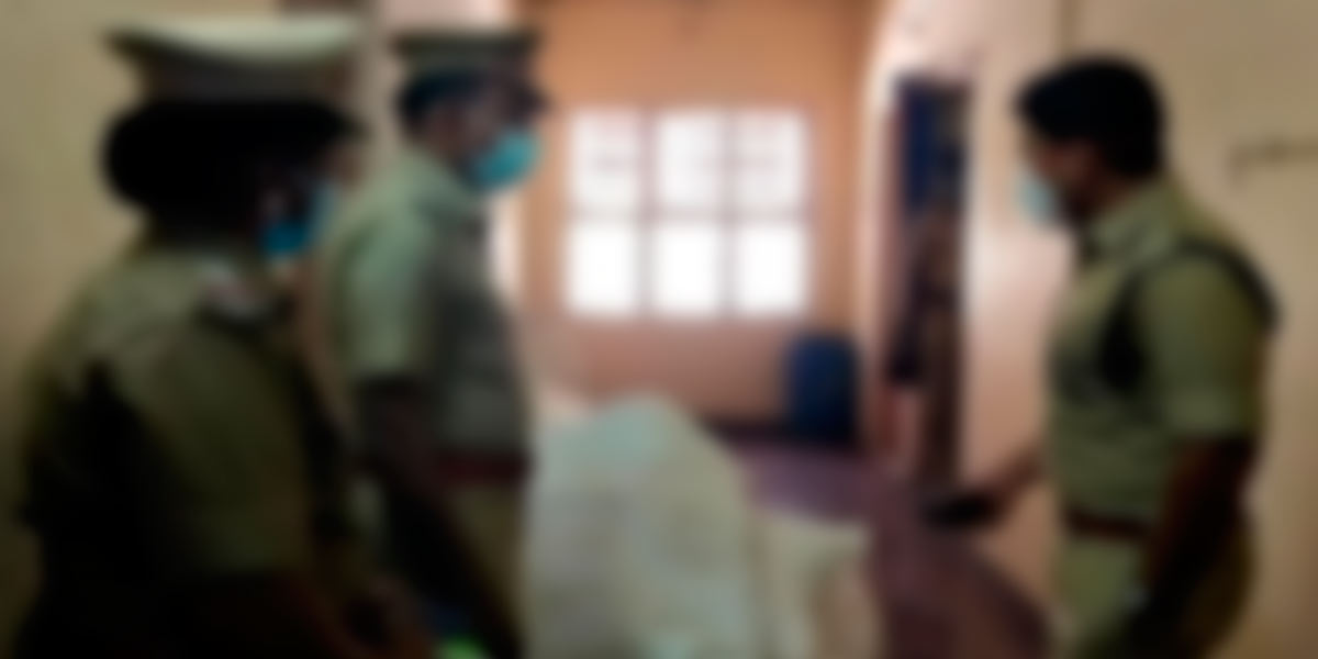 Mystery Item in Private Parcel Service; Man caught with 95 kg arrested