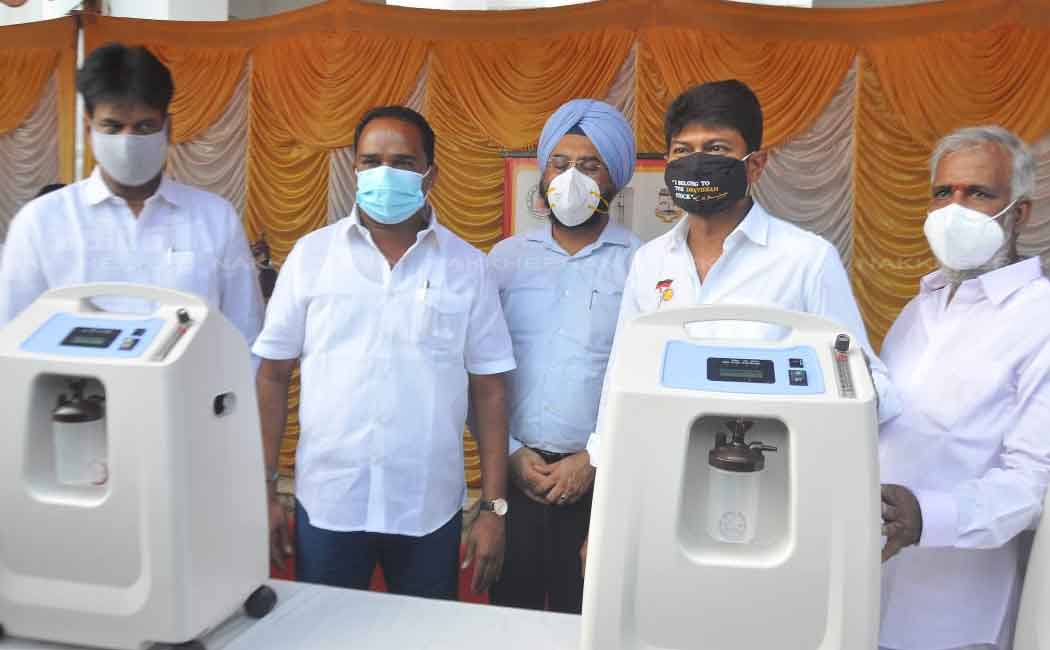 Oxygen concentrators handed over to the Corporation Commissioner