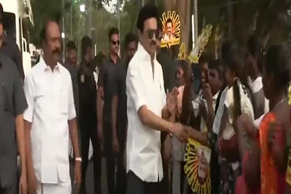 CM MK Stalin met the public in Karaikudi