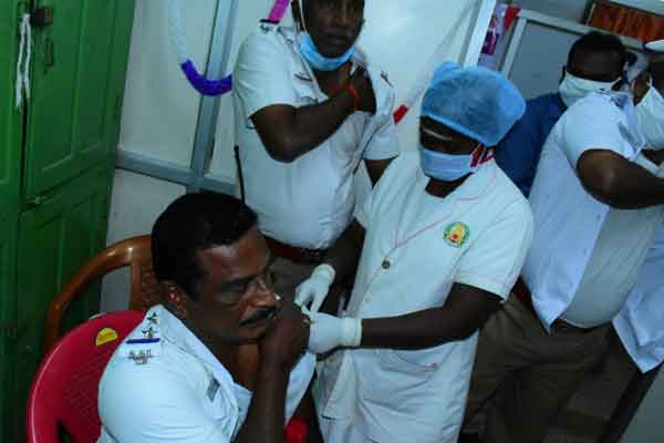 Corona vaccination for 1820 policemen started at 5 centers ...