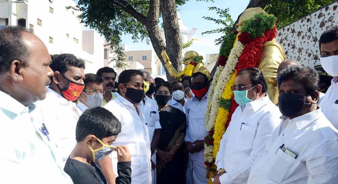Political parties pay homage to Periyar statue