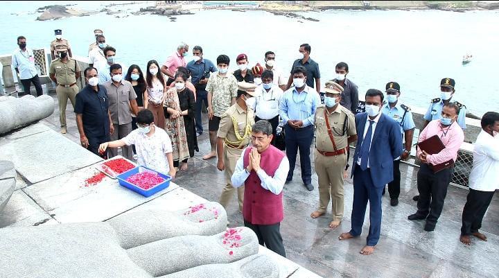 Governor of Tamil Nadu RN Ravi who came to Kanyakumari with his family