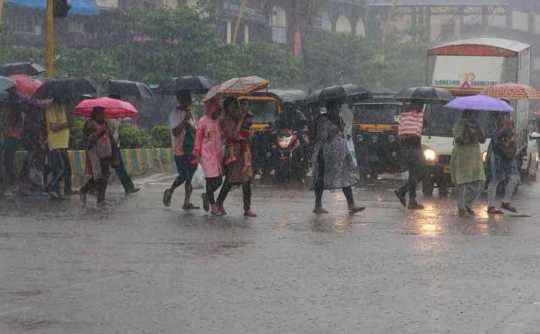 Heavy rain at various places in Chennai