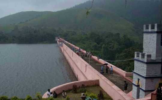 Kerala panchayat decision to demolish Mullai Periyar dam and build a new dam! Tamil Nadu Farmers Condemn!!