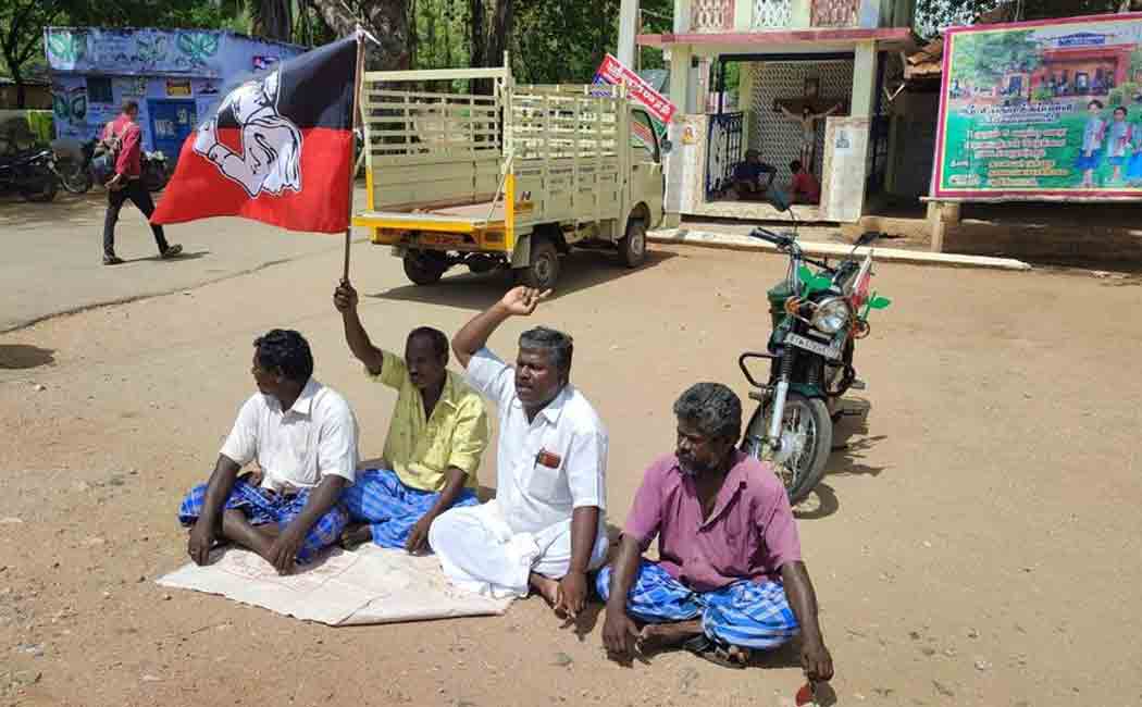 Dindigul district ops supporters struggle 