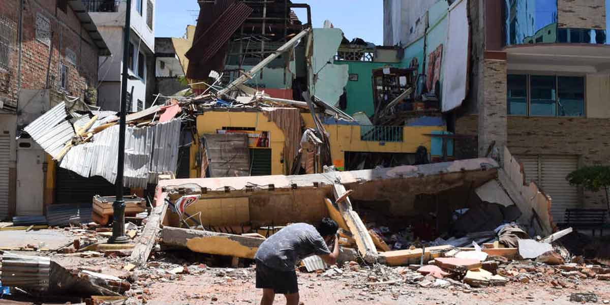 Gempa kuat di Ekuador |  Nick Khairan