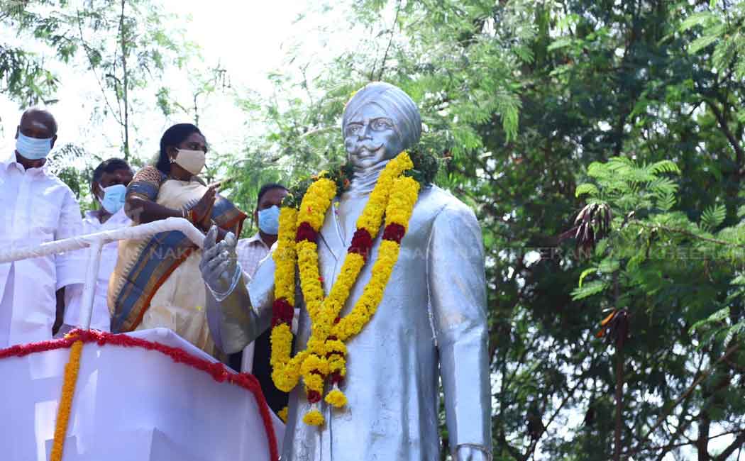 பாரதியார் நினைவு நாள்; மாலை அணிவித்து மரியாதை செலுத்திய ஆளுநர் ...