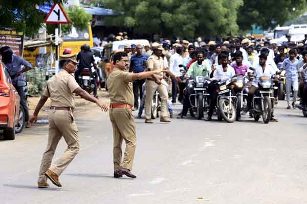 சேலத்தில் ஒரே நாளில் 57 ரவுடிகள் கைது; காக்கிகள் தொடர் வேட்டை!! | nakkheeran